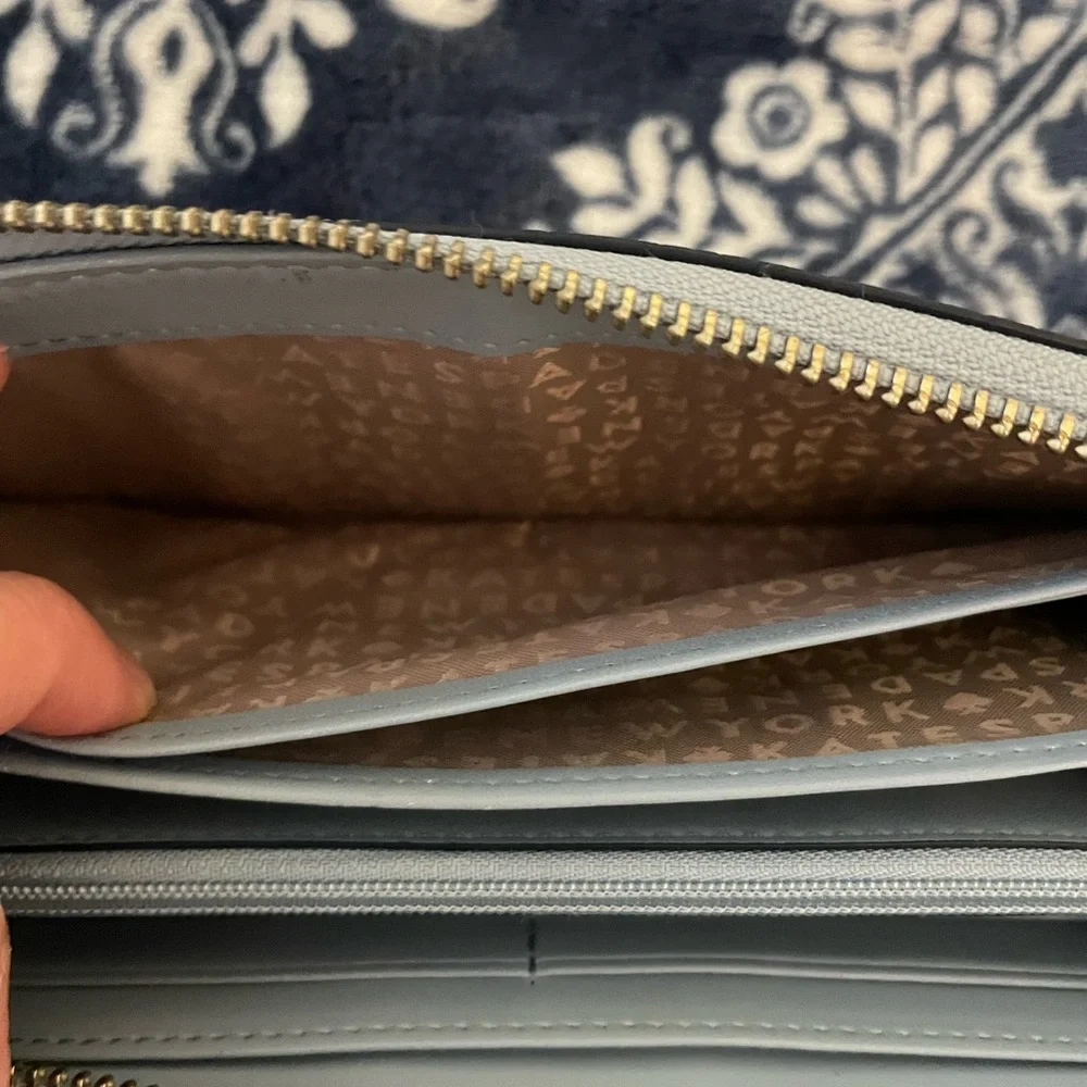 EXCELLENT CONDITION Kate Spade Large Continental Wallet in Light Blue - Picture 9 of 12